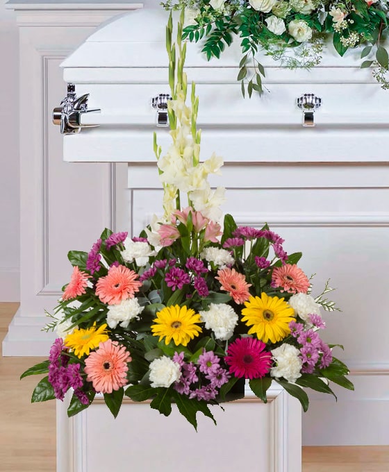 Centro de flores funerario