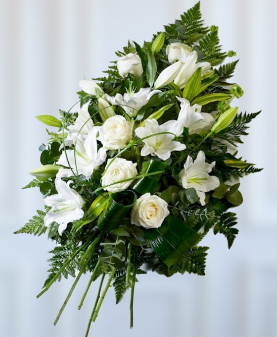 Ramo de rosas y lisianthus al tanatorio